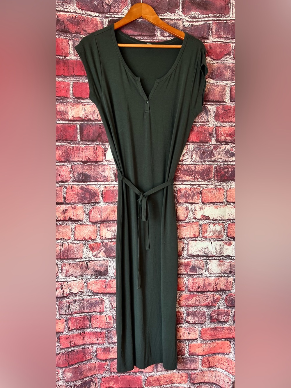 Uniqlo Dark Gray Jersey Knit Notched V-Neck Tie-Waist Midi Dress